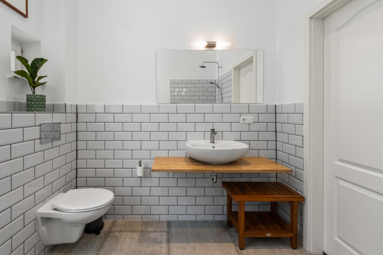 The Tieckstr Loft For Up To 7 People With 2 Bathrooms Berlin Eksteriør billede